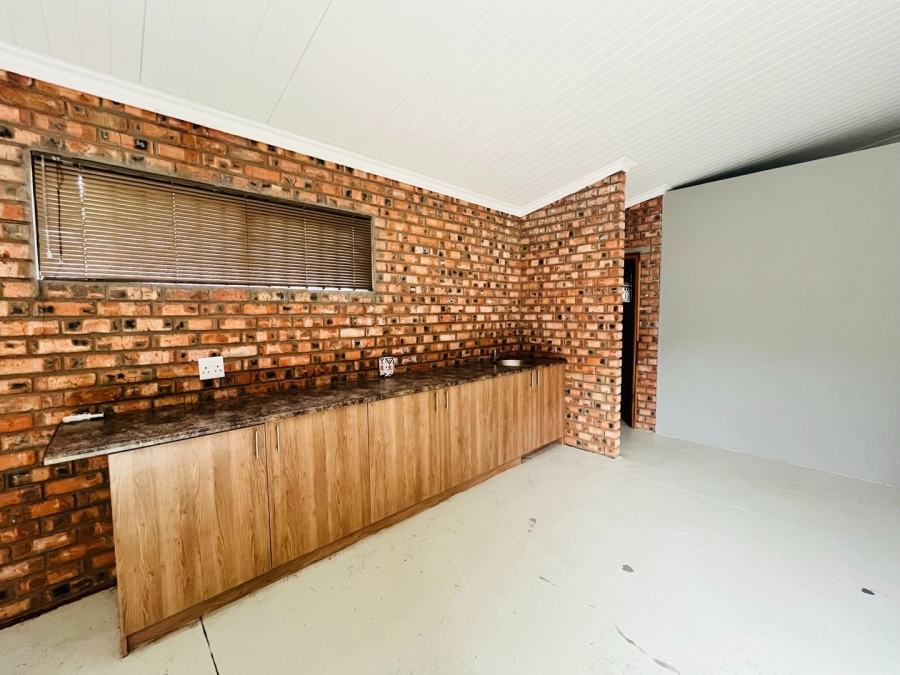 To Let commercial Property for Rent in Dan Pienaar Free State